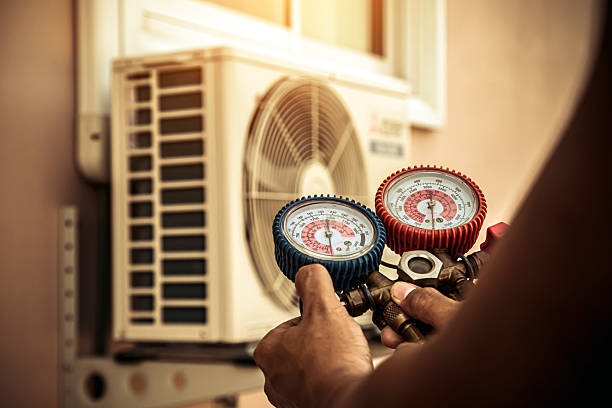 Professional Heat Pump Repair technician working in Annapolis Junction, MD
